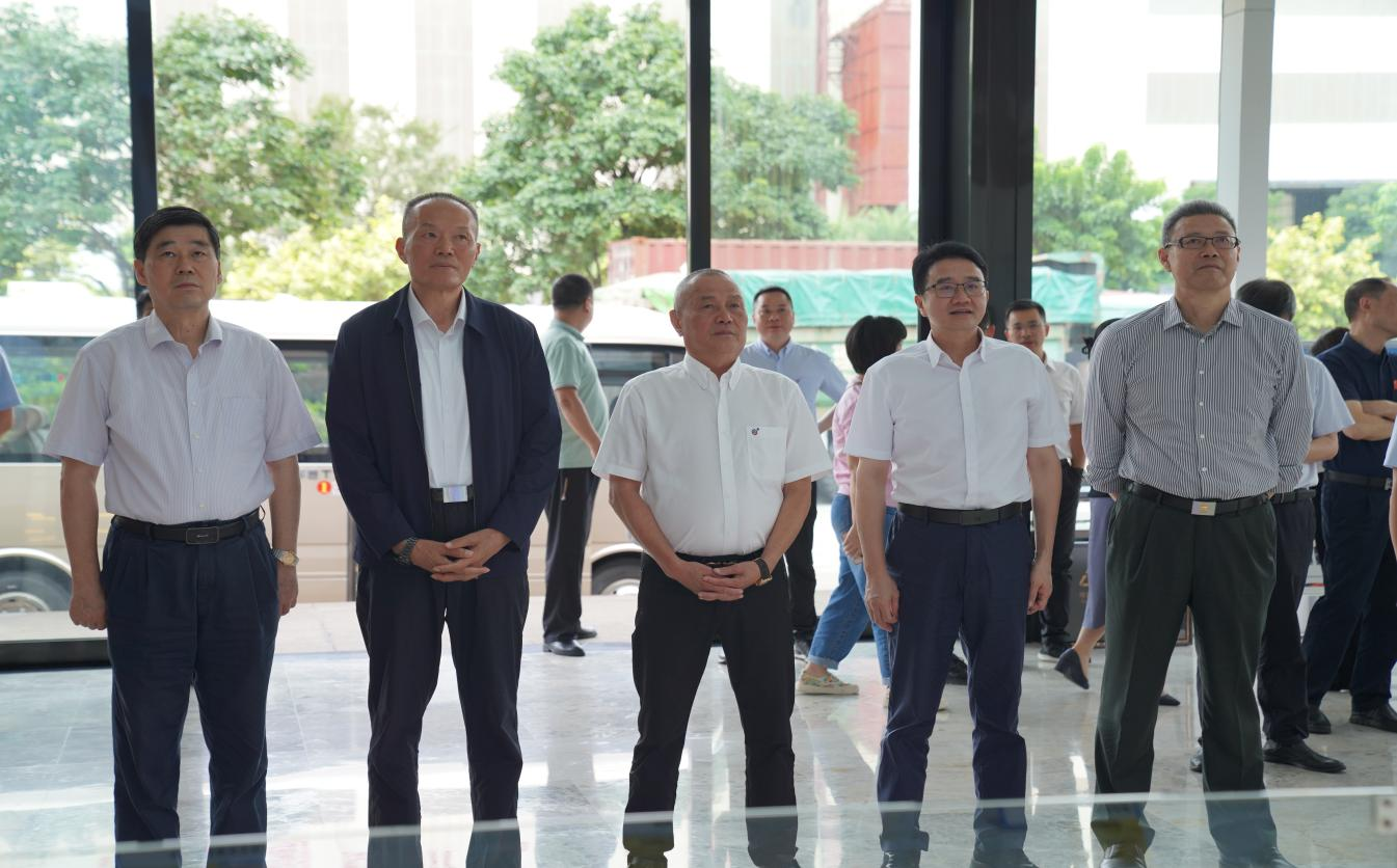全国政协经济委调研组莅临我司开展调研活动照片.png